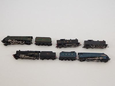 Lot 339 - A group of HORNBY DUBLO OO gauge 2 and 3-rail...