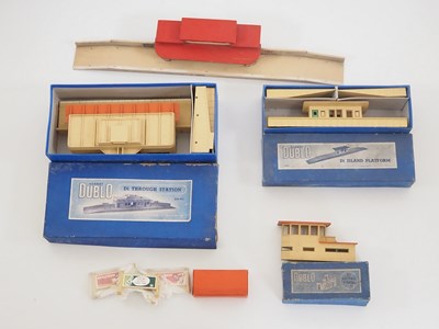 Lot 351 - A group of HORNBY DUBLO OO gauge boxed and...