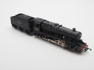 Lot 387 - A WRENN OO gauge W2224 Class 8F steam...