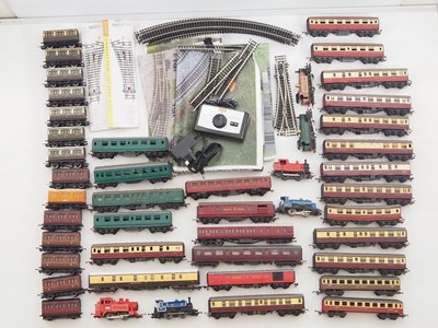 Lot 427 - A large quantity of OO gauge rolling stock by...