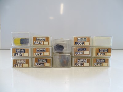 Lot 11 - A group of mostly boxed Z gauge rolling stock...