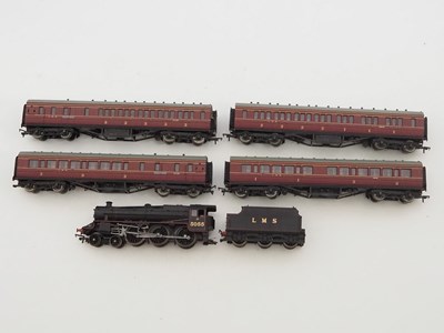 Lot 467 - A group of OO gauge unboxed rolling stock...