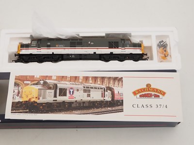 Lot 476 - A pair of BACHMANN OO gauge diesel Class 37...