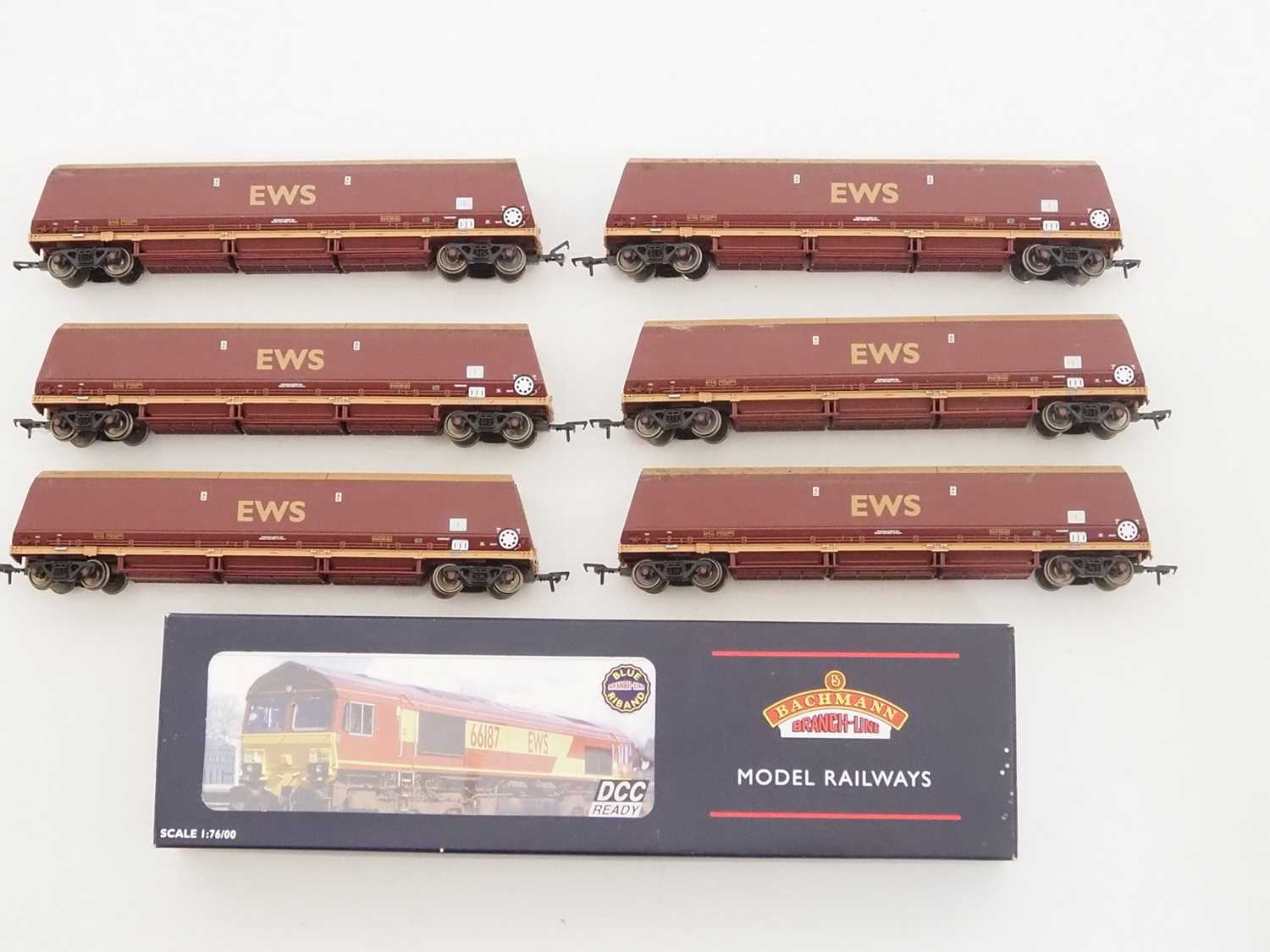 Lot 480 - A group of OO gauge rolling stock by BACHMANN...