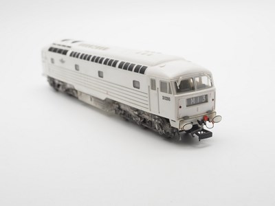 Lot 491 - A HELJAN OO gauge 4005 BRCW D0260 'Lion'...