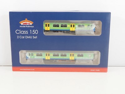 Lot 501 - A BACHMANN OO gauge 32-926 class 150/1...