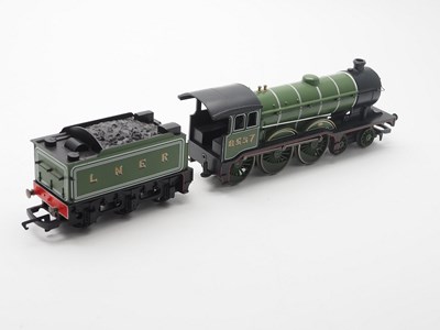 Lot 522 - A HORNBY OO gauge class B12 steam locomotive...