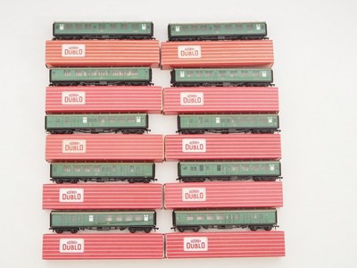 Lot 577 - A group of HORNBY DUBLO OO gauge 2-rail Super...