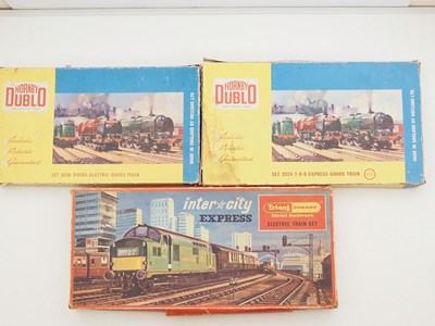 Lot 583 - A pair of HORNBY DUBLO OO gauge 2-rail goods...