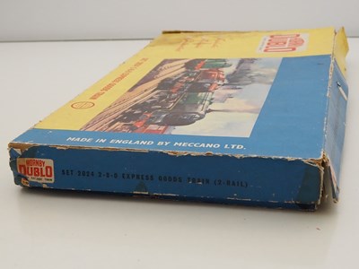 Lot 583 - A pair of HORNBY DUBLO OO gauge 2-rail goods...