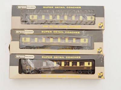 Lot 586 - A rake of WRENN OO gauge Pullman cars in...