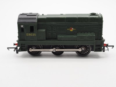 Lot 588 - A group of TRI-ANG OO gauge locomotives...