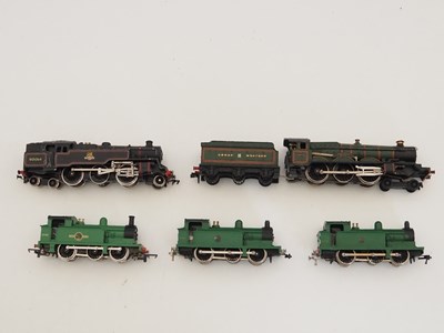 Lot 591 - A group of unboxed WRENN OO gauge steam tank...