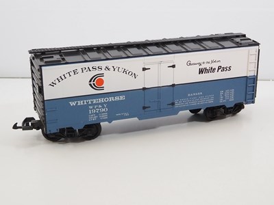 Lot 626 - A pair of G scale American outline cars...