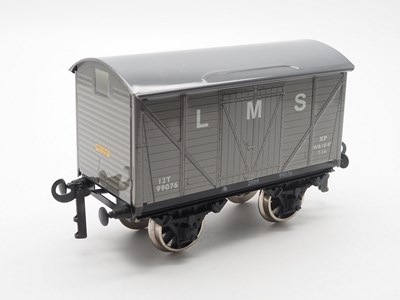 Lot 634 - A pair of BASSETT LOWKE (by CORGI) wagons,...