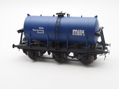 Lot 641 - A pair of DAPOL O gauge tank wagons,...