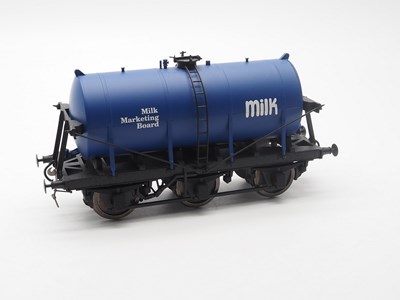 Lot 641 - A pair of DAPOL O gauge tank wagons,...