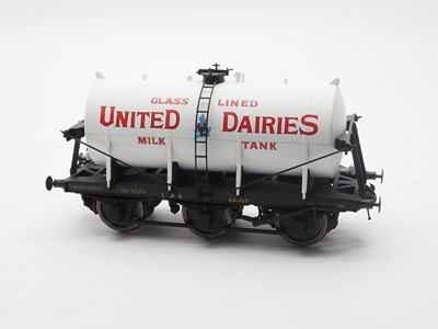 Lot 641 - A pair of DAPOL O gauge tank wagons,...