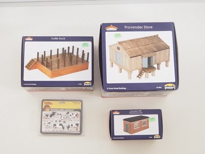 Lot 644 - A group of BACHMANN SCENECRAFT O gauge resin...