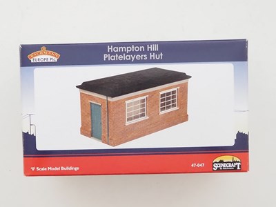 Lot 644 - A group of BACHMANN SCENECRAFT O gauge resin...
