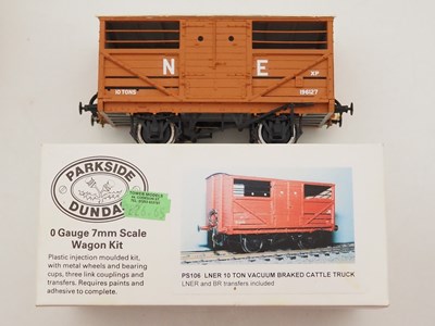 Lot 646 - A group of PARKSIDE DUNDAS plastic O gauge...