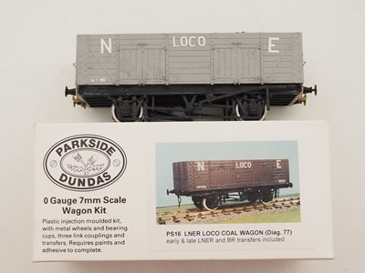 Lot 646 - A group of PARKSIDE DUNDAS plastic O gauge...