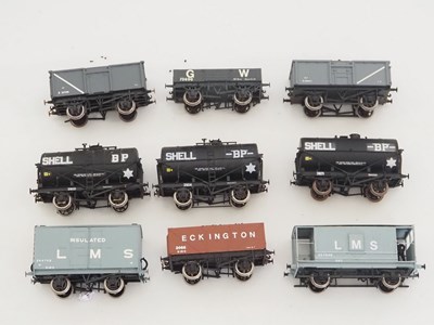 Lot 655 - A group of kitbuilt O gauge finescale vans,...