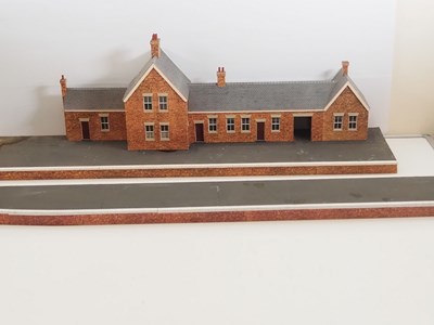 Lot 659 - A group of O gauge kitbuilt buildings and...