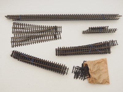 Lot 659 - A group of O gauge kitbuilt buildings and...