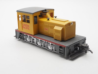 Lot 663 - A pair of ATLAS O Gauge American outline 0-6-0...