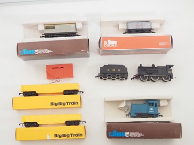 Lot 674 - A group of O gauge model railways comprising...