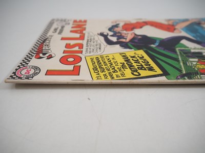 Lot 136 - SUPERMAN'S GIRLFRIEND: LOIS LANE #70 (1966 -...
