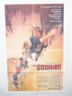 Lot 38 - THE GOONIES (1985) US one sheet movie poster -...