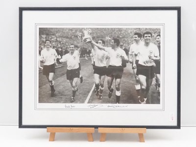 Lot 127 - FOOTBALL: TOTTENHAM HOTSPUR 1962 FA CUP -...