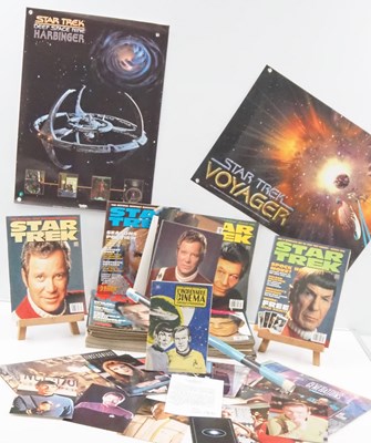 Lot 325 - STAR TREK: A large quantity of Star Trek...