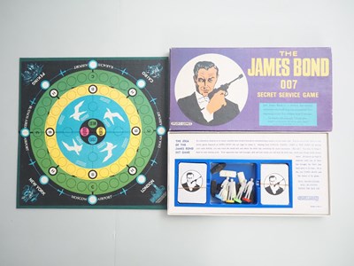 Lot 407 - JAMES BOND: JAMES BOND 007 Secret Service Game...