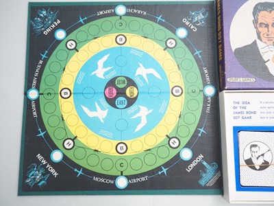 Lot 407 - JAMES BOND: JAMES BOND 007 Secret Service Game...
