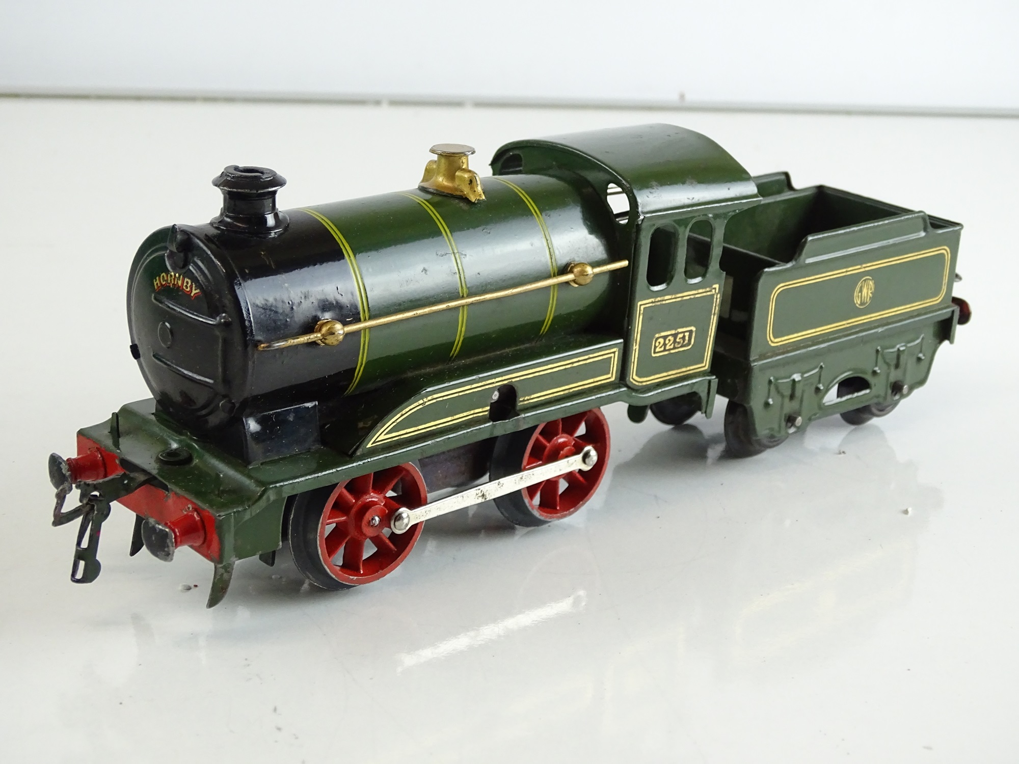 Lot 120 A HORNBY SERIES O Gauge Clockwork No 0 0 4 0 lot-120-a-hornby-series-o-gauge-clockwork-no-0-0-4-0