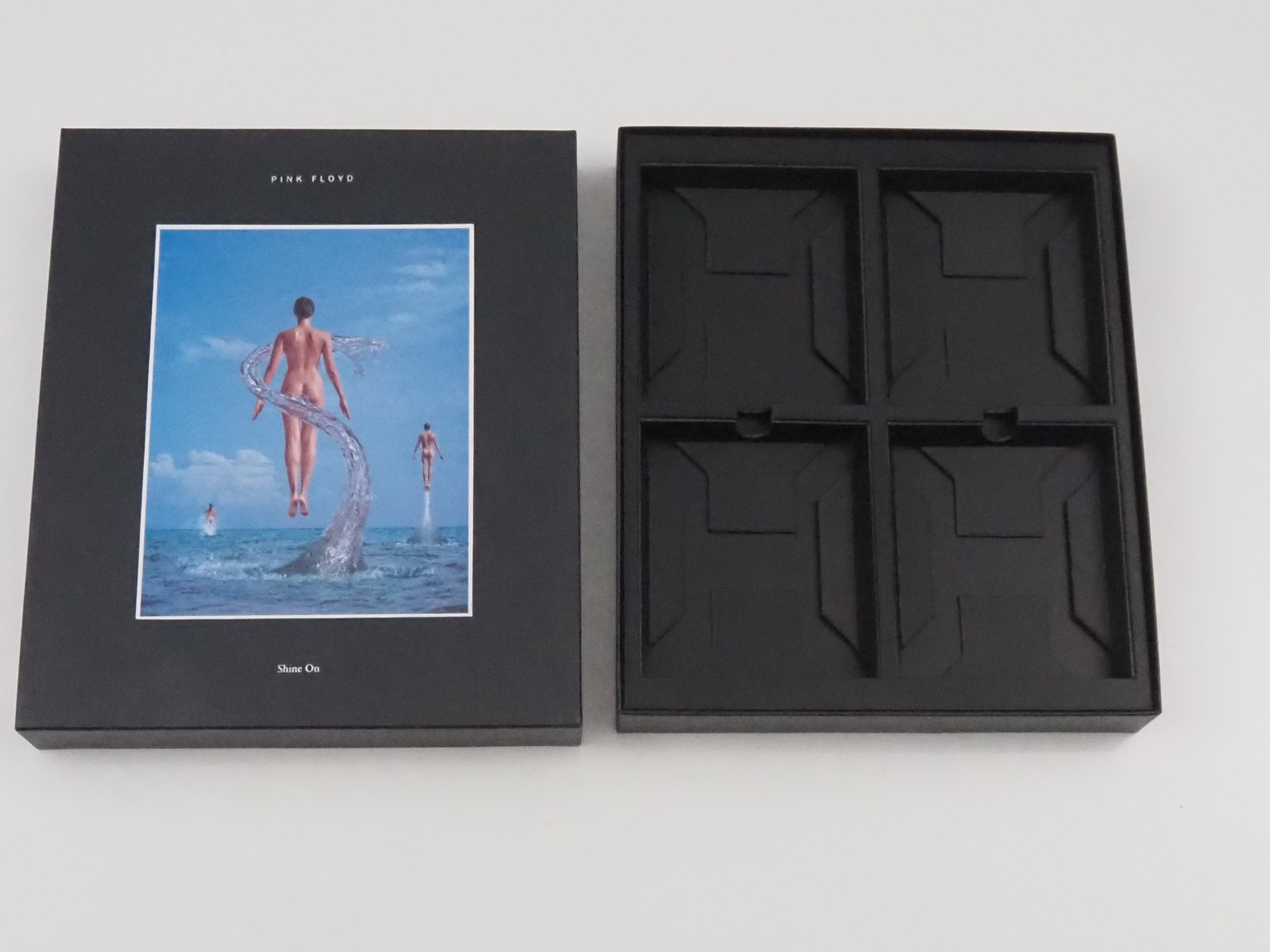 Lot 653 - PINK FLOYD: 'Shine On' (1992) The original