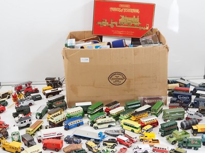 Lot 32 - A large quantity of unboxed diecast cars,...