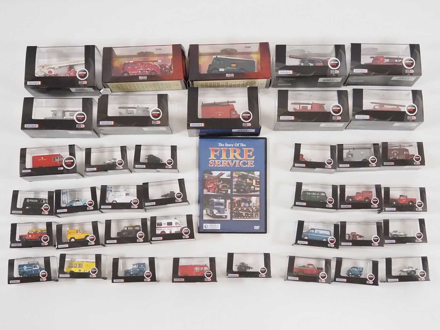 Lot 60 - A group of OXFORD DIECAST and ATLAS 1:76 scale...