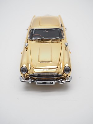 Lot 95 - A DANBURY MINT 1:24 scale limited edition 22...