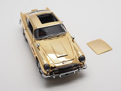 Lot 95 - A DANBURY MINT 1:24 scale limited edition 22...