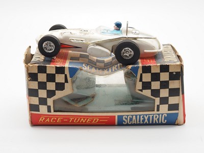 Lot 198 - A pair of vintage 1960a SCALEXTRIC racing cars...