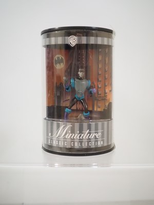 Lot 217 - A large group of WARNER BROS Miniature Classic...