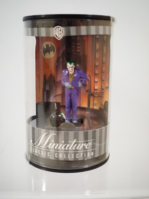 Lot 217 - A large group of WARNER BROS Miniature Classic...