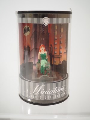 Lot 217 - A large group of WARNER BROS Miniature Classic...