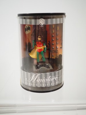 Lot 217 - A large group of WARNER BROS Miniature Classic...