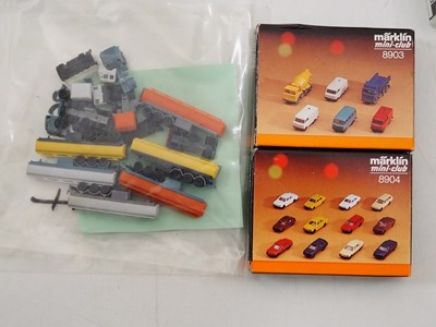 Lot 245 - A group of MARKLIN Z gauge accessories to...