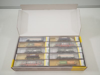 Lot 273 - A TRIX N gauge 15265 Shop display 'Moderne...